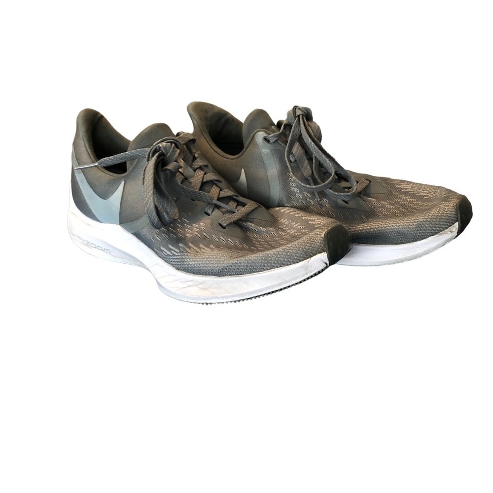 Women’s Nike‎ Zoom Running Shoes Size 8. Grey.